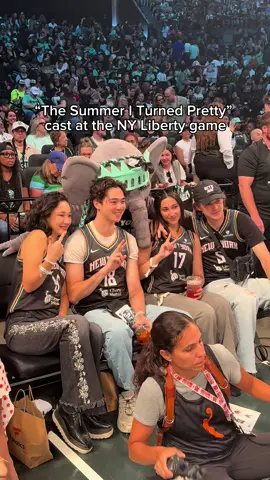 #thesummeriturnedpretty #tsitp Seafoam green looks good on you, Connie baby 💕 @nyliberty @Ellie the Elephant #minniemills #seankaufman #chrisbriney #conniebaby 