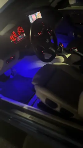 Projecteur LED sans fil pour voiture 🚘 #accessoires_auto #eclairageled #eclairageinterieur #led #pourtoi 