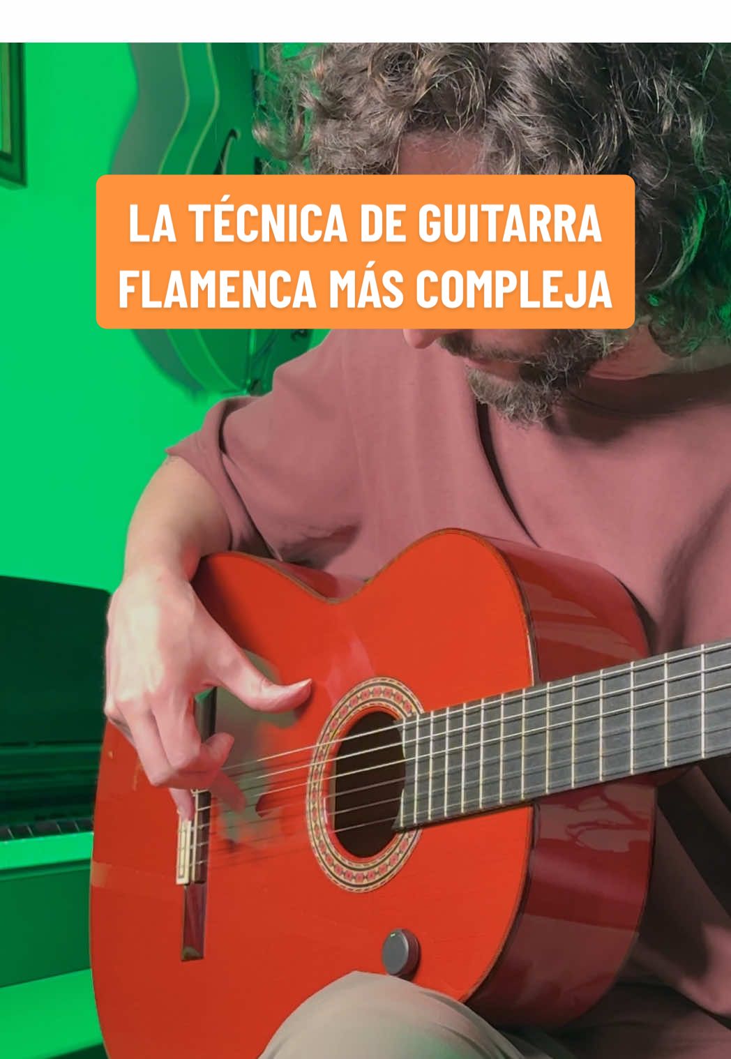 Esta es una de las técnicas de guitarra flamenca más difíciles de estudiar por su velocidad. Realmente es un arpegio en el que hay que tocar todas las notas a la misma velocidad. Te lo hago muy lento para que lo puedas estudiar #guitarra #flamenca #arpegio #técnica 