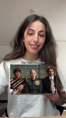 Stell dir vor du bist Lola, der soziale Gerechtigkeit super wichtig ist, und du musst dir ganze Zeit mit einem konservativen Wähler knutschen vor allem im aktuelöen Klima…. Uhmmmmmmmm. #tsitp #lolatung #gavincasalegno #christopherbriney #jeremiahfisher #conradfisher #belly #thesummeriturnedpretty #dersommeralsichschönwurde #tv #serien #teamconrad #teamjeremiah 