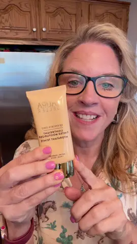 Laura Geller Quinch n Tint Moisturizer. Women over 35+ #laurageller #tint #moisturizer #lightweight #blackfriday #tiktokshopcreatorpicks #tiktokshopbacktoschool 