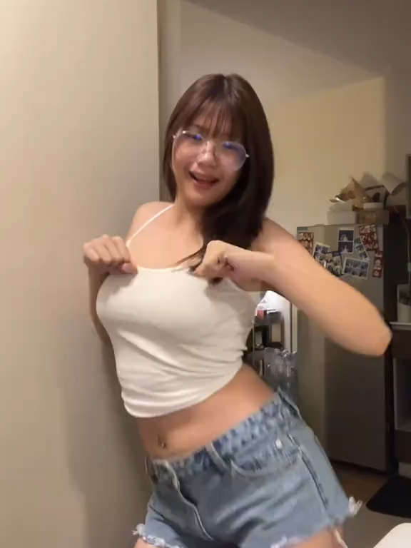 แว่นมานี่มา #เต้น #แว่นมานี่มา #เต้นไม่เป็น #สาวสวยtiktok #สาวสวย #04 #เต้นเพลงฮิต