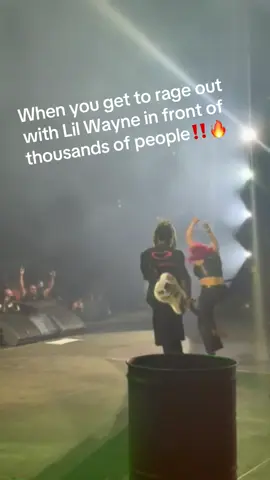 We’re losing control ‼️🎸 #lilwayne #lucifena #metalhead #youngmoney 