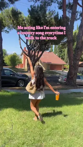 Please tell me I’m not the only one🧺☀️