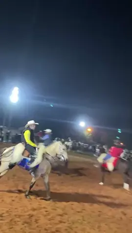 #paraguay🇵🇾 #bandita🍻tiktokera #fyppppppppppppppppppppppp #parahuay🐼🇵🇾 #viraltiktok #caballostiktok #fyp #montandounbuencaballo #fypシ゚viral #@Bren🤍 