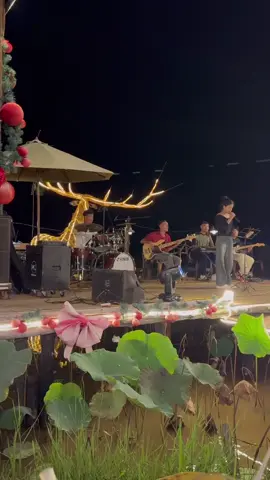 Bài ni em chưa tập lần nào nen hát kh hay cho lắm ạ☹️#vizaenuol #cưmgardaklak #xuhuong 