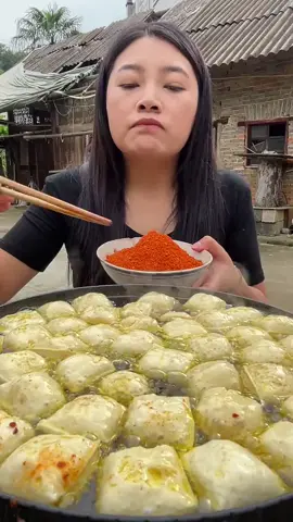 Spicy fried tufo #mukbang #chinisefood #LIVEIncentiveProgram #GenuineInteractionMatters #PaidPartnership 