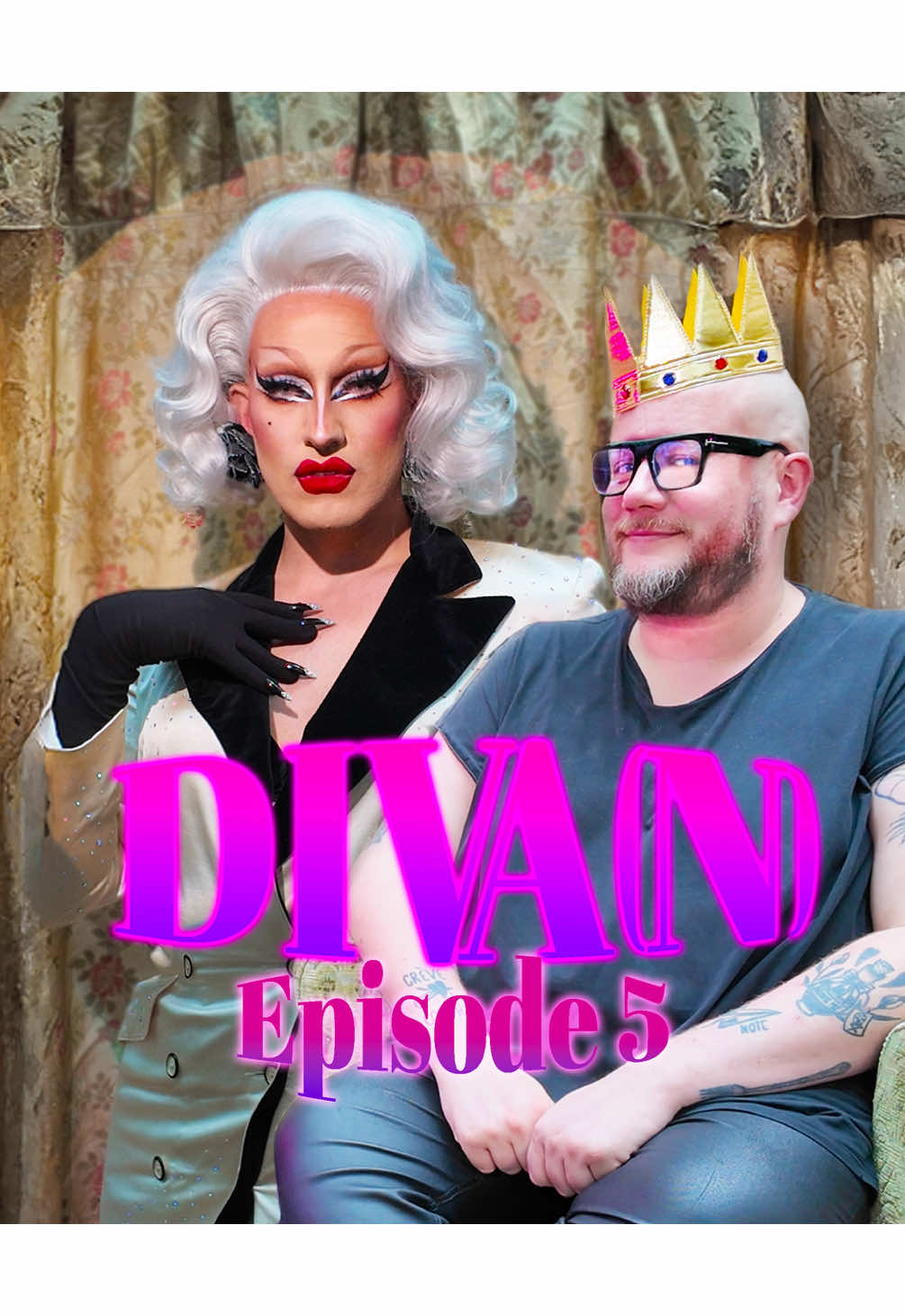 🛋️ DIVA(N) SAISON 3 - Épisode 5 🗒️ Vous pensiez être à l’abri ? Après deux saisons cultes, DIVA(N) revient, et cette fois, c’est All Stars ! 👑 Chaque semaine, Rose, votre psychologue attitrée, reçoit la reine éliminée pour un débrief sans filtre ! Et dans cette séance elle a rendez-vous avec… @La Big Bertha ! Tests douteux, émotions fortes, révélations choc…préparez-vous à vivre une séance i-co-nique ! Le nouveau cabinet de Rose est à la @lafelicita.fr vous pouvez retrouver des viewings de @Drag Race France All Stars tous les jeudis animées par @Misty phœnix & @Minima_Gesté  Merci à ma soeur Punani pour le set design et son aide incontournable Tenue vintage customisé et gants par Rose Perruque par @Hows Your Head Wigs  #rose #drag #dragqueen #fashion #dragfrance #humode #dragracefrance #dragracefranceallstars #diva #divan #psychologie #psychology