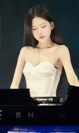 ℕ𝕙ạ𝕔 𝕓á 𝕔𝕙á𝕪 🎼 𝔻𝕁江小白 👰 𝔾𝕚𝕒𝕟𝕘 𝕋𝕚ể𝕦 𝔹ạ𝕔𝕙 #dj #nonstop #bar #club #barclub  #yoyo #djvoyo #xuhuong  #xuhuongtiktok #xh #trending  #fyp #viral #foryou  #djnellytrungquoc  #djyoyotrungquoc  #djgiangtieubach  #djhanatrungquoc  #zhaolusitrieulotu1998  #djileetrungquoc  #djtracytrungquoc  #djinkotrungquoc  #djdancetiktok #banlalienxo #vudieuquanbar #mu #mup #gaixinhtiktok #muto 