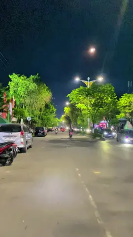 late post … semalam bulannya cantik yah 😍 MasyaAllah #balikpapan #balikpapancity #balikpapannightlife #promomakanmerdeka #fypage #fyppppppppppppppppppppppp 