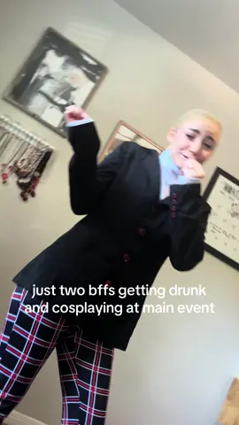 living the dream  . . . . . . . @Poe :) #persona5 #persona5royal #cosplay #shuake #goroakechi #akechi #joker #jokerpersona5 