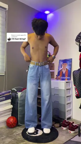 Replying to @seint.igop.01 size 28 kalang pre #baggyjeans #baggypants #baggy #widelegpants #pants #fyp #trending 
