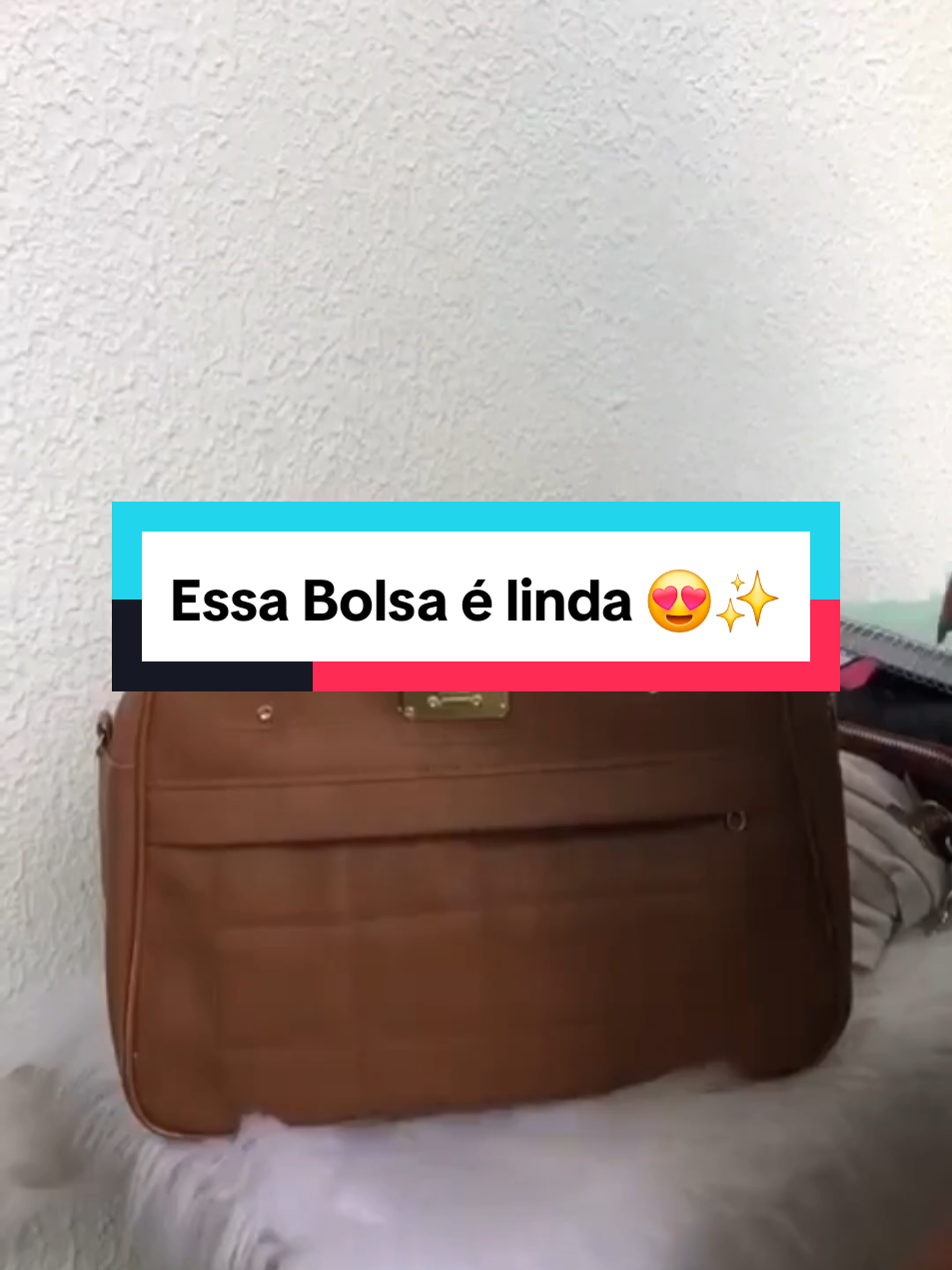 Bolsa Feminina Média  2 Divisorias e  2 Alças + Chaveiro Pom Pom. 🛒 Compre aqui pelo link: ✅️ Copia e Cola link da compra no Navegador ou WhatsApp para abrir.  👇 https://s.shopee.com.br/7fPKT9IMGw . . . #AchadosTopMais  #BolsaFeminina  #BolsaOrganizada 