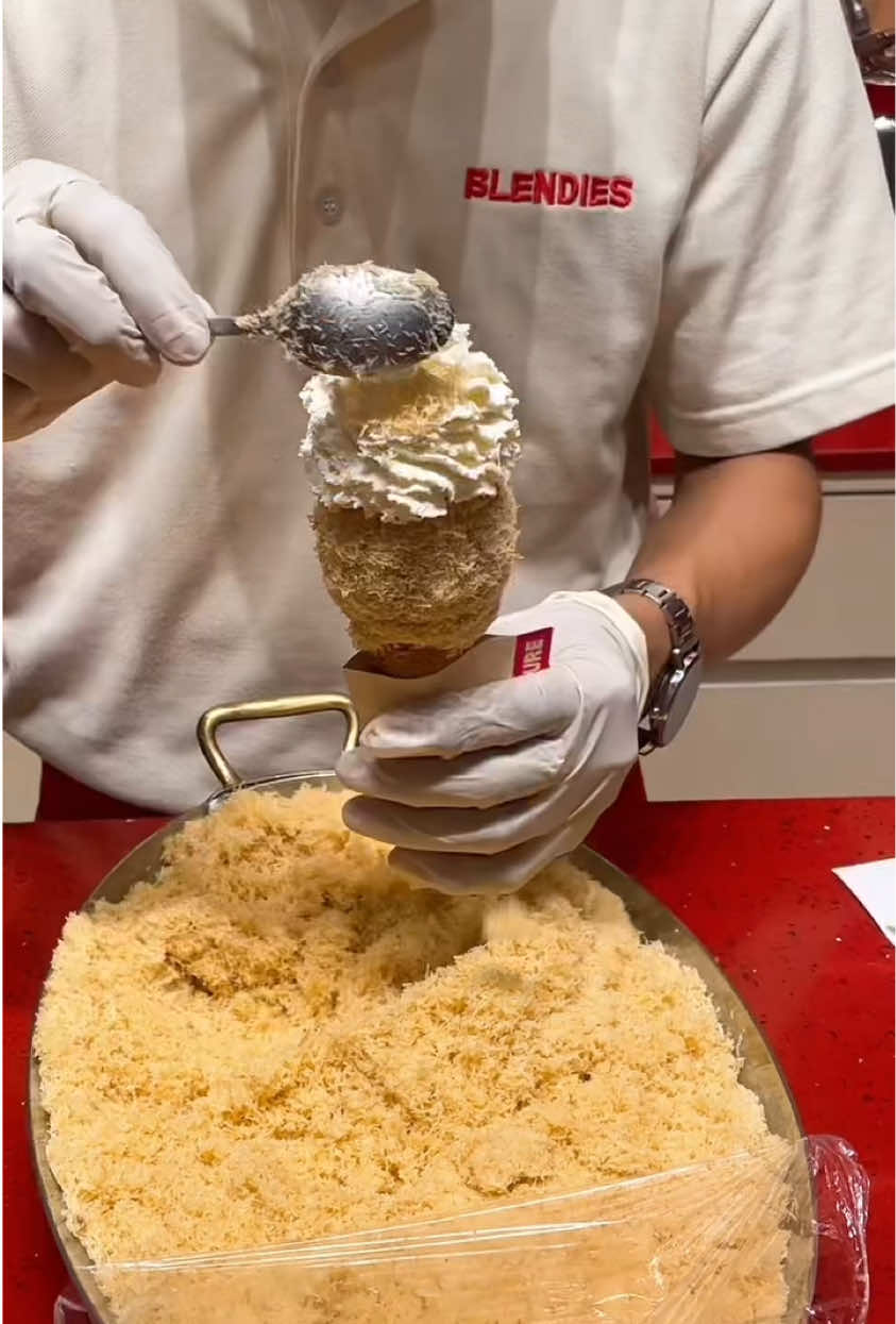 ไปกินไอติม blendies กัน ชอคโกแลตดูไบ 🍦#blendies #เทรนวันนี้ #ฟีดดดシ #icecream #chocolatedubai 