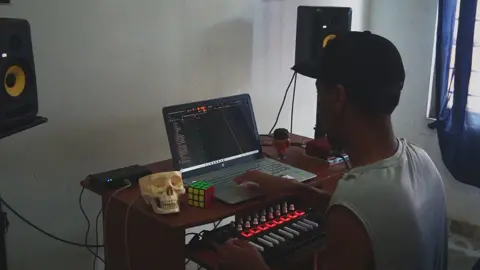 creando 🔥🔥 #eselpesaomen #musicanueva #hiphopcolombia🇨🇴 #jazzrap #rap