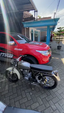 Silih ono kopetisian mu tak ngamokk😔😜🥀#fypage #cb125se #cbnyeni #cbdownsize #cbindonesia #masukberanda #fypシ゚ 