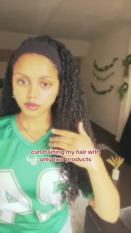 And the brush guyssss…shes a life saver🥹literally gets each strands so you can keep your curls longer than a week  #blackhair #africanhair #foryou #curlsroutine 
