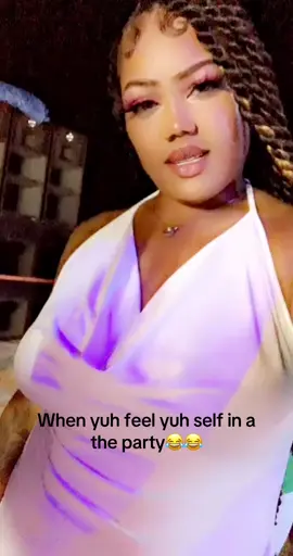 #creatorsearchinsights too nice to be in my photos sitting🥰🥰