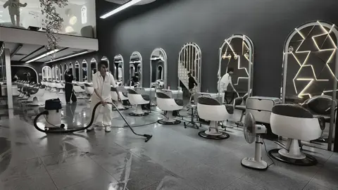 Mỗi ngày mới cho cơ hội để bạn tốt hơn !cửa hàng đã sạch sẽ thơm tho,bóng láng để đón chào chị em tới với salon rồi nhé ,chúc cả nhà tuần mới nhiều niềm vui và happy