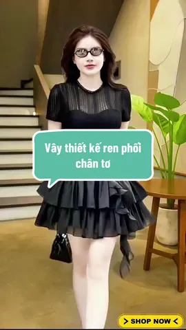 Váy Thiết Kế chất liệu Ren phối chân Tơ óng vân kèm Hoa #vaythietke #vaydutiecsangchanh #vayren #vayxinh #thoitrangnu #xuhuongthoitrang #muataitiktok #viral 