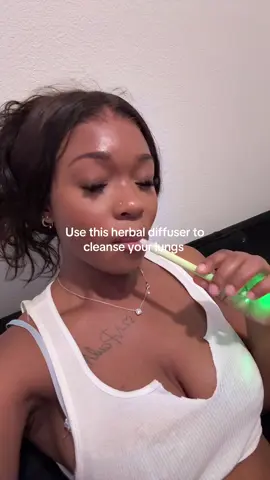 It’s a herbal diffuser! No nocotine. Only mullein, thyme, and mint. Great for those who want to stop smoking!#fyp #herbaldetox #herbaldiffuser  #mymyde 