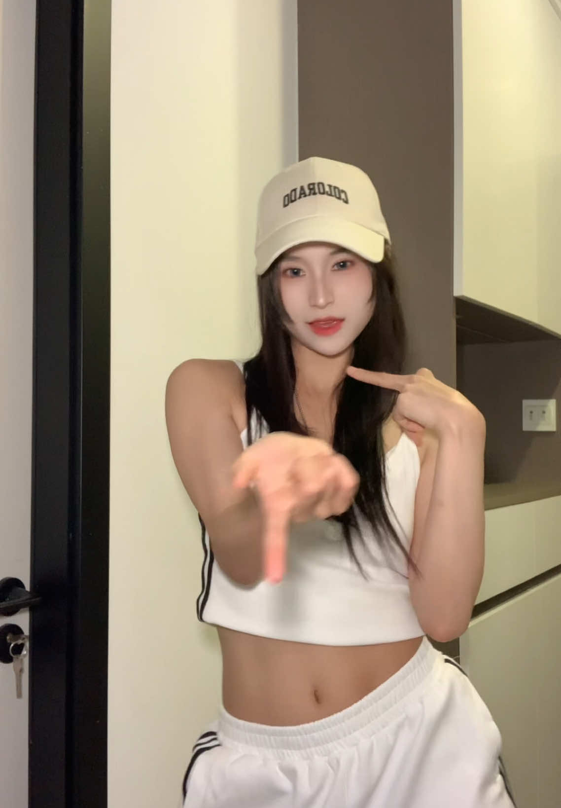 Hot like me #dance #fypシ゚ #foryou 