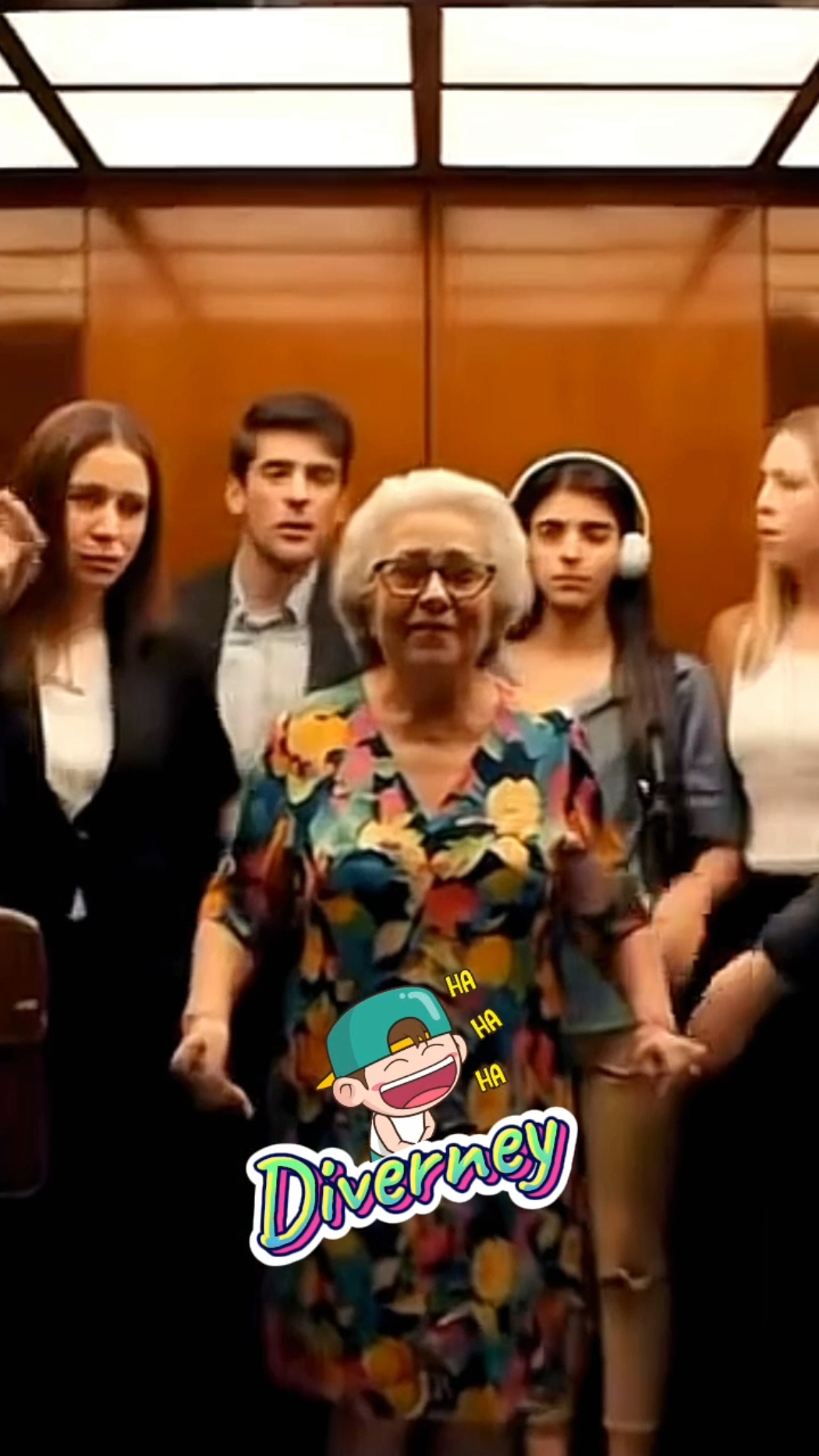 abuela se tira pedo en ascensor con gente jajaja #elmundoencamara #inteligenciaartificial #lamoda #abuelapedo #viralvideo #ianoticias #foryoupage #iamemes #ypfッ #veo3 #reelsviralシ #paratiiiiiiii 