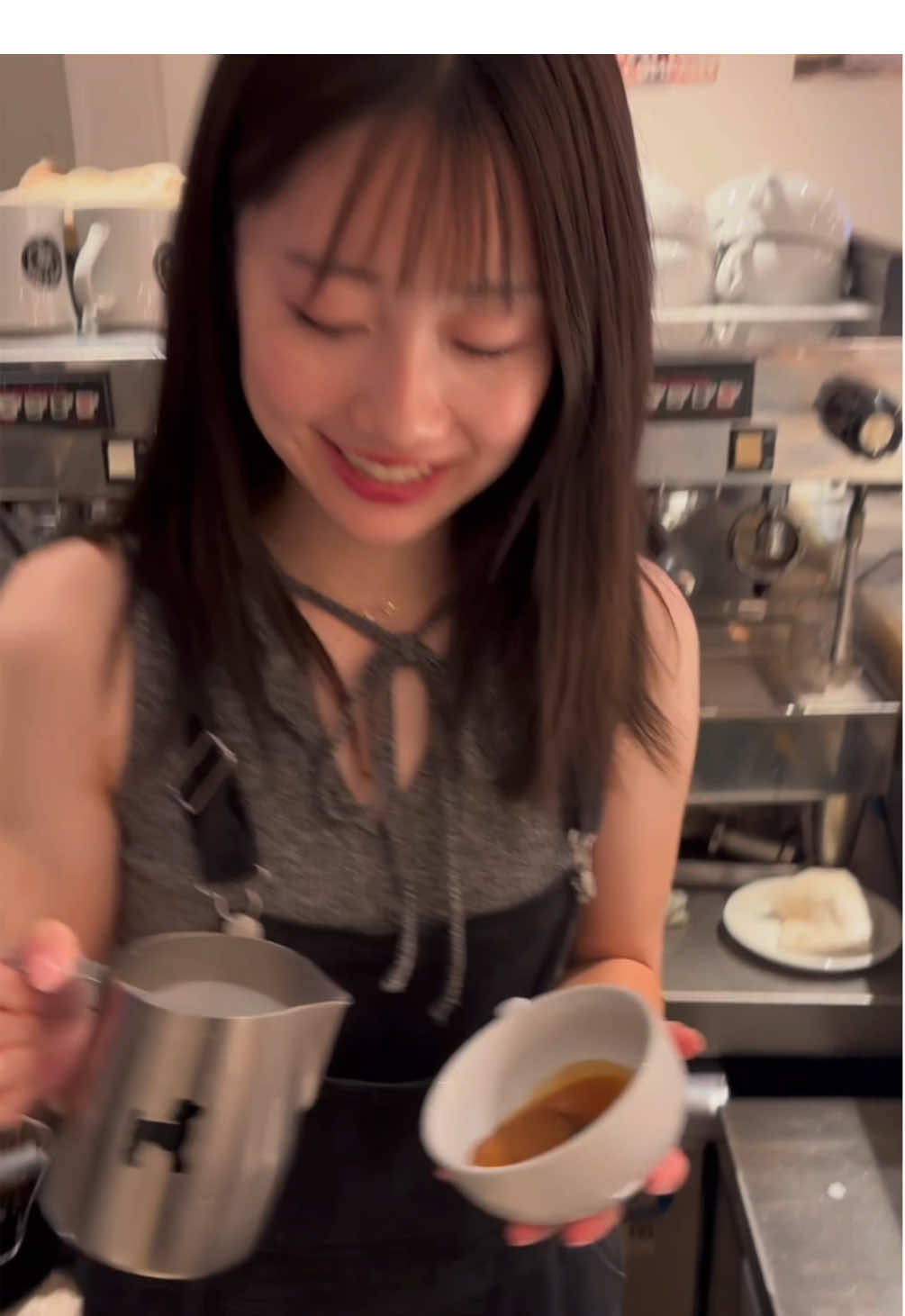 お盆だ❣️ #ラテアート #ラテアート動画 #ラテアート練習中 #fyp #カフェ巡り #おすすめ #latteart #Summer #barista #東京カフェ 