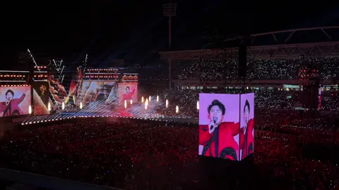 Đánh đổi bao nhiêu may mắn để có cơ hội chứng kiến giấy phút này🥹#vietnam #toquoctrongtim #concert #tungduong #viettiepcauchuyenhoabinh 