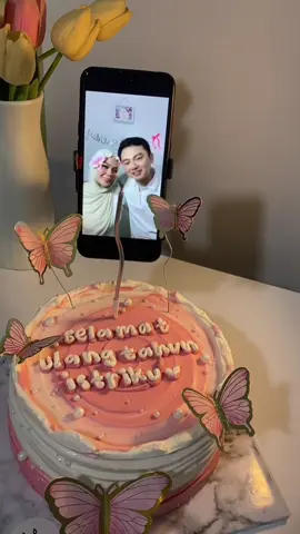 Happy birthday my wife #trendtiuplilin #trendhappybirthday #ulangtahun #kueulangtahun