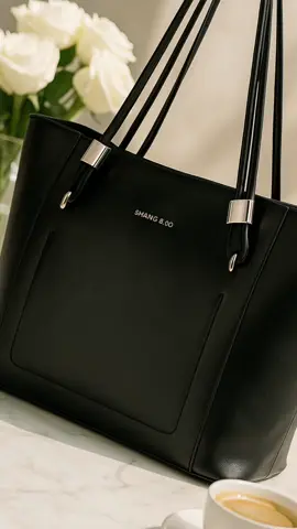 SHANGNCO Tas Wanita Agatha Totebag Tas Kantor Shoulder Bag Wanita Resleting Kekinian Berkualitas Agatha Totebag adalah pilihan yang tepat untuk kamu yang membutuhkan tas besar untuk membawa barang-barang penting ke tempat kerja, dengan look yang tetap elegant dan stylish. Ukuran yang besar dengan kapasitas yang cukup luas untuk menyimpan laptop, handphone, dompet dan barang-barang kebutuhanmu yang lainnnya.#totebag #totebagaesthetic 