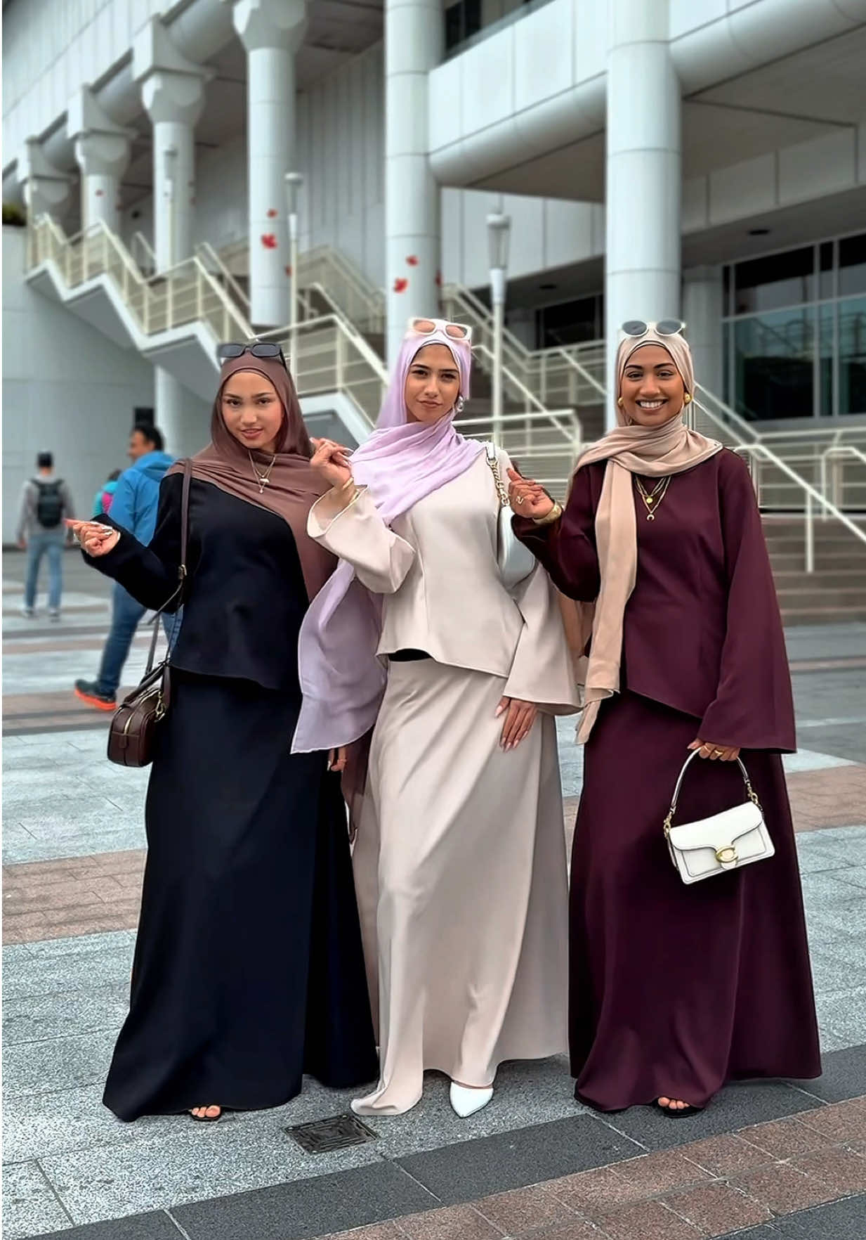 The name of our group is Modista — and we’re here for every woman who loves modest wear. Our latest collection Bella is all about modest yet modern looks, made for empowering women who want elegance in every outfit. Whether you’re heading to a work event or a casual dinner, there’s a Bella style for you ✨ Shop now on our website 🛍 www.modistaapparel.com ⸻ #modistaapparel #bellacollection #modestfashion #modestwear #modernmodesty #muslimahstyle #modestootd        