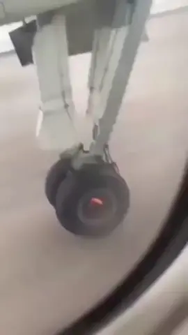 #CapCut Hal yang mungkin kita takuti kalau naik pesawat . rodanya lepas 😅