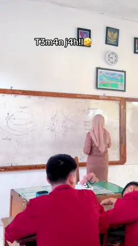 Kok di hapus padahal bu guru da capek nulis😩#trending #kontenlucu #fyp #sekolahsma 