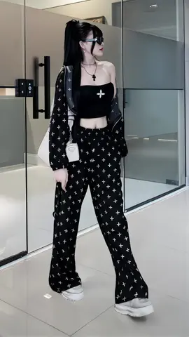 combo 3 món, sét bộ dây kéo áo ngoài tay dài có nón, kèm áo ống, quần suông dài in full, chất thun tăm #setdonusangchanh #setbonuthoitrang #setdonu #xhtiktok #thịnhhành 