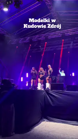 @MODELKI ON TOP @Ula Kowalska @Suzi @Aga Nowakowska #dlaciebie #videoviral #modelki #kudowazdroj #koncert 