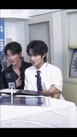 vì xót 2 đứa hôm qua tụt mood tính ko làm clip phân tích đâu, nhưng 2 đứa dù mệt vẫn lên live cười đùa, 2 đứa dịu kha qtqd hong chịu nổi 🫠 #thèmmuốn #desire4 #abodesire #desiretheseries #eliothuang #kipukaqiu #hoangtinh #khaudinhkiet 