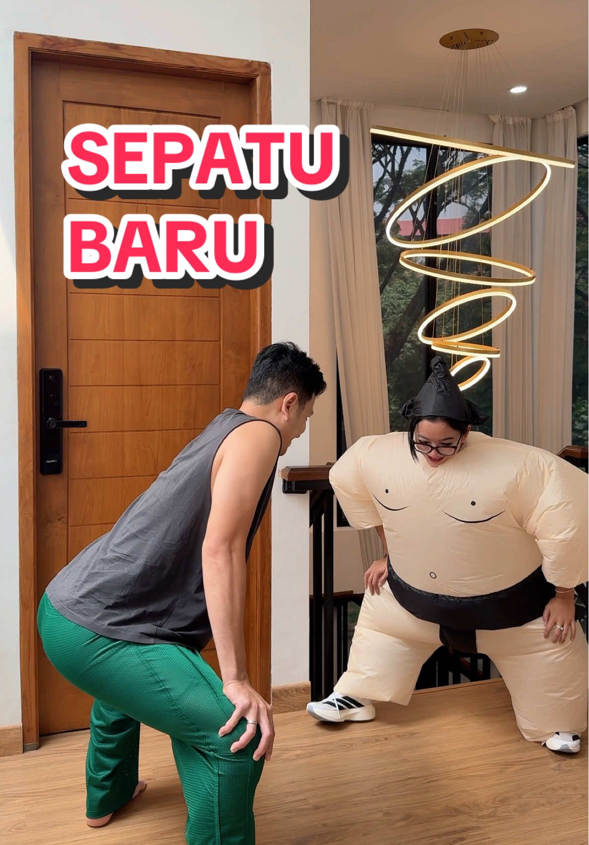 sepatu nya bagus @KICK AVENUE bisa buat lari bisa buat apa aja ya ternyata, rekomen bgt!  @RendiJhonPratama km gpp kan? 