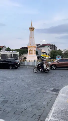 Tugu jogja di sore hari 🫂 #jogja #tugujogja #yogyakarta #fyp #vibes #senja #viral 