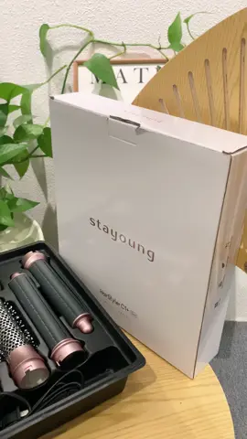 While others burn hands, I curl hair with a milk tea in hand! Multi-task beauty & snacking!#stayoung#stayounghairstyler#stayoung5in1plus#fyp#trending@stayoungofficial@stayoung.ph.live@stayoung.ph@stayounglivestream