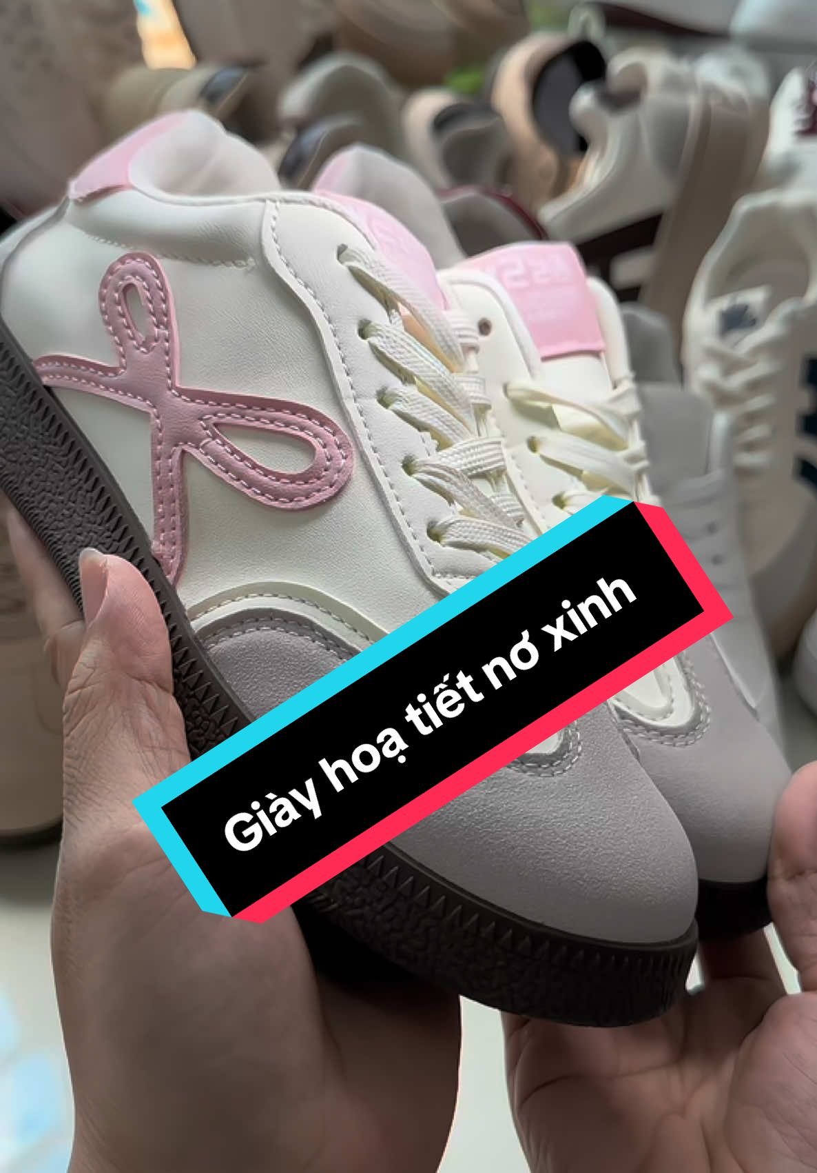 Giày hoạ tiết nơ xinh đón năm học mới nha các nàng #giay #giaythethao #giaysneaker #giaythethaonu #giaydep #reviewgiay #reviewgiaydep #xuhuong #fyp 