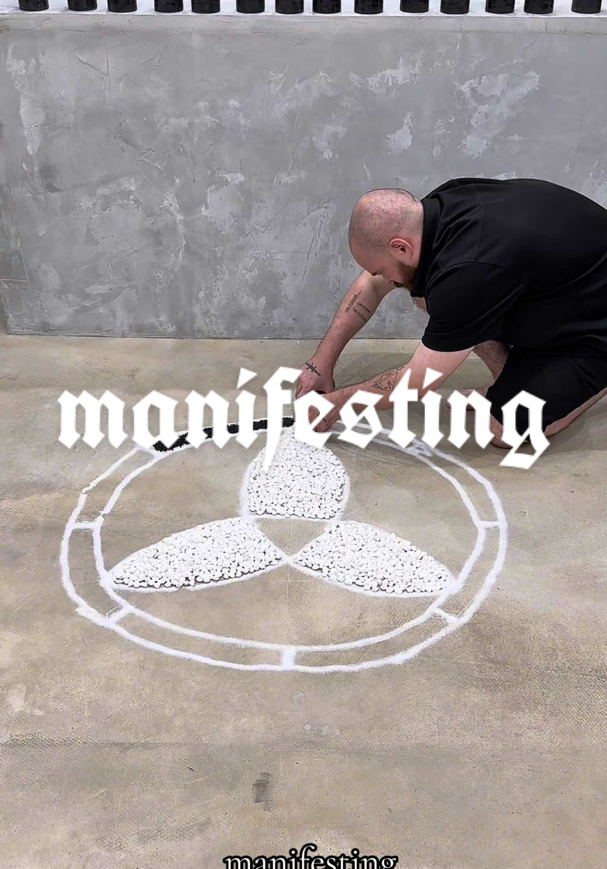 Drawing circles, symbols and runes helps me focus and is a critical part of my meditation process. It enables me to visualize things when performing a spell or a ritual. #witchcraft #DarkAesthetic #demonhunter #Witchcore #ritual 