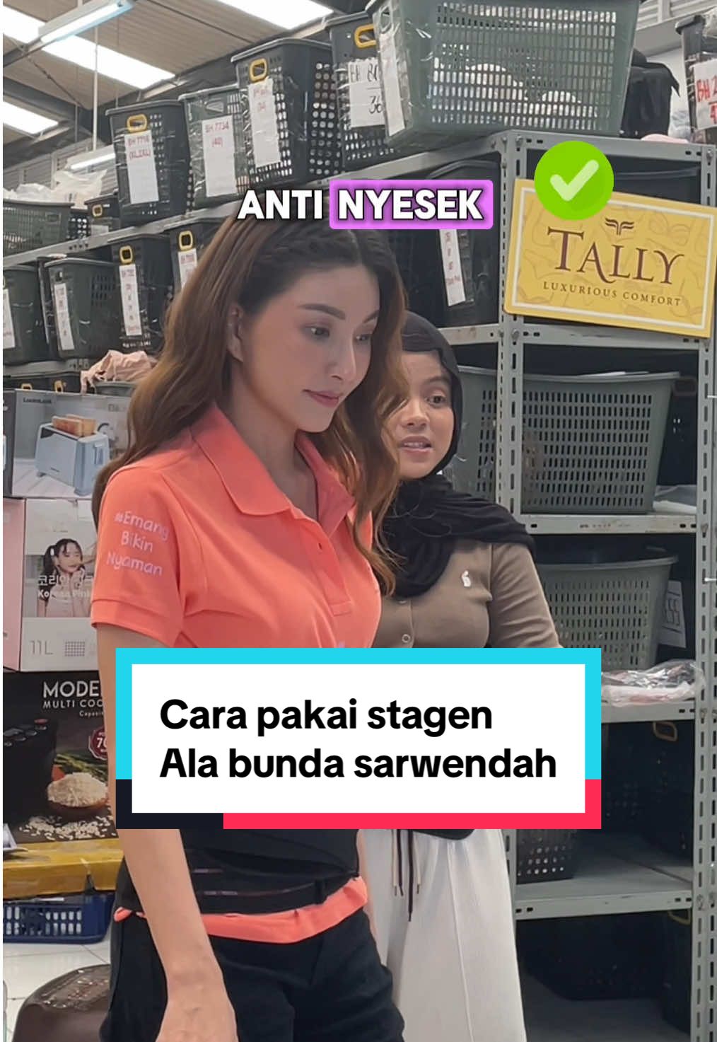 Nih, cara pake stagen ala Bunda Sarwendah 😍 Gak cuma gampang, tapi hasilnya juga langsung bikin pede ✨ Siapa yang udah coba stagen andalan bunda ini? 😉 #sarwendah #sw #TallyUnderwear #TallyBikinNyaman #TallyOfficialShop #TallyOnlineStore #produktally