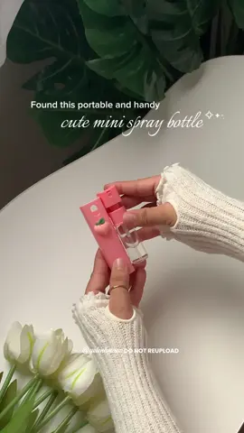 This Handy Cute Mini Bottle Spray saves my day! ✨🫶🏻😍 #spraybottle #minispraybottle #minispray #bottle #minibottleperfume #minialcoholspray #yelenamaee #fypviralシ 