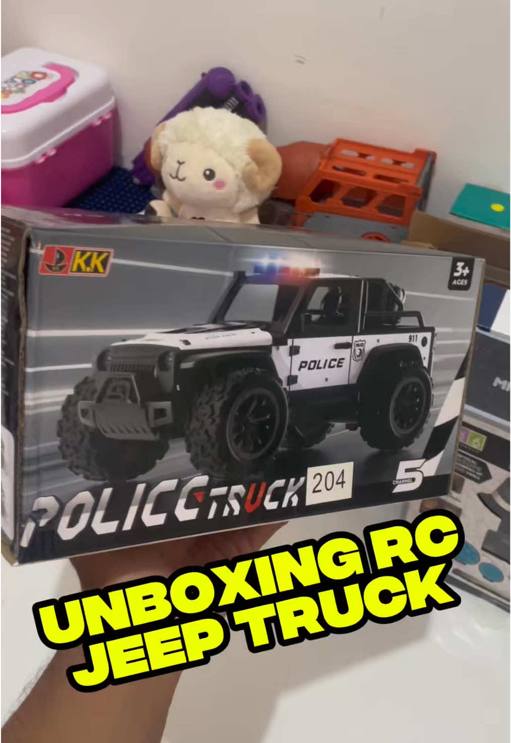 Baru dateng nih RC polisi jeep… siap patroli keliling rumah 🚓✨ #RCPOLISI #MainanRC #UnboxingMainan #JeepRC #MainanAnak