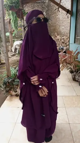 gamis syar'i anak terbaru... Queenshe fashion kids #gamisanakmuslimah  #gamiscantik fyppp.... 