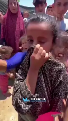 Gazze de 3 mutfak ile birlikte her gün 20.000 kişiye sıcak yemek ikramlarımız devam ediyor.