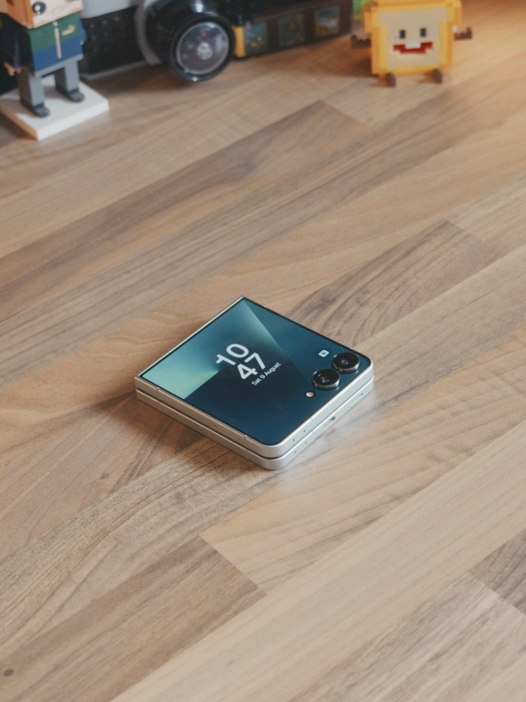 A quick unboxing of the Samsung Galaxy Z Flip 7 in the online exclusive Mint colour. What do you think of this colour? Let me know in the comments 👇 #samsung #samsunggalaxy #samsunggalaxyzflip7 #zflip7 #galaxyzflip7 #galaxyzflip #samsungzflip #phoneunboxing #techunboxing #unboxingvideo 