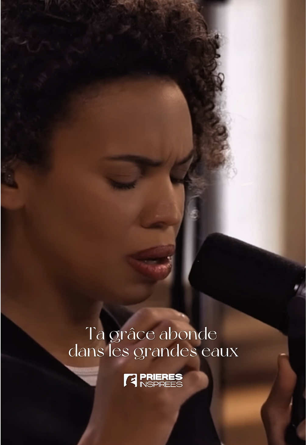 Cette semaine, sur ton emission Prières inspirées découvre comment vivre « Un jour à la fois avec Jésus » ✝️. 🎶 Laisse-toi emporter par un chant qui t’invite à fixer tes yeux sur l’horizon malgré les tempêtes ⛈️. 🙏 Ressens la paix de Dieu à travers une prière puissante qui te libère du stress et de l’inquiétude 💭. Épisode en entier : Un jour à la fois avec Jésus - Prières inspirées - Jérémy Sourdril 🙏 Enseignement complet sur YouTube et sur toutes les plateformes de podcast (Spotify, Apple Podcasts, Audible…) ! 🎥🎙️📱