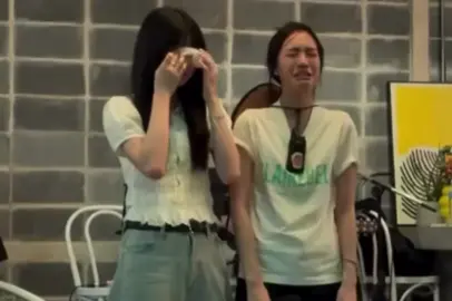 คุณทำให้ลูกเราร้องไห้เหรอ 555, ยังไงก็ตาม เราแค่สนับสนุนพวกคุณสองคน หวังว่าพวกคุณจะมีซีรีส์ด้วยกันอีกนะ พวกเราอยู่เคียงข้างพวกคุณเสมอ หลายคนรักและสนับสนุนพวกคุณ 💚💚 // #mable_siriwalee #pangjiewr #Clairebell #minepeople #blejie #thailand #gl #fyp #clairebell 